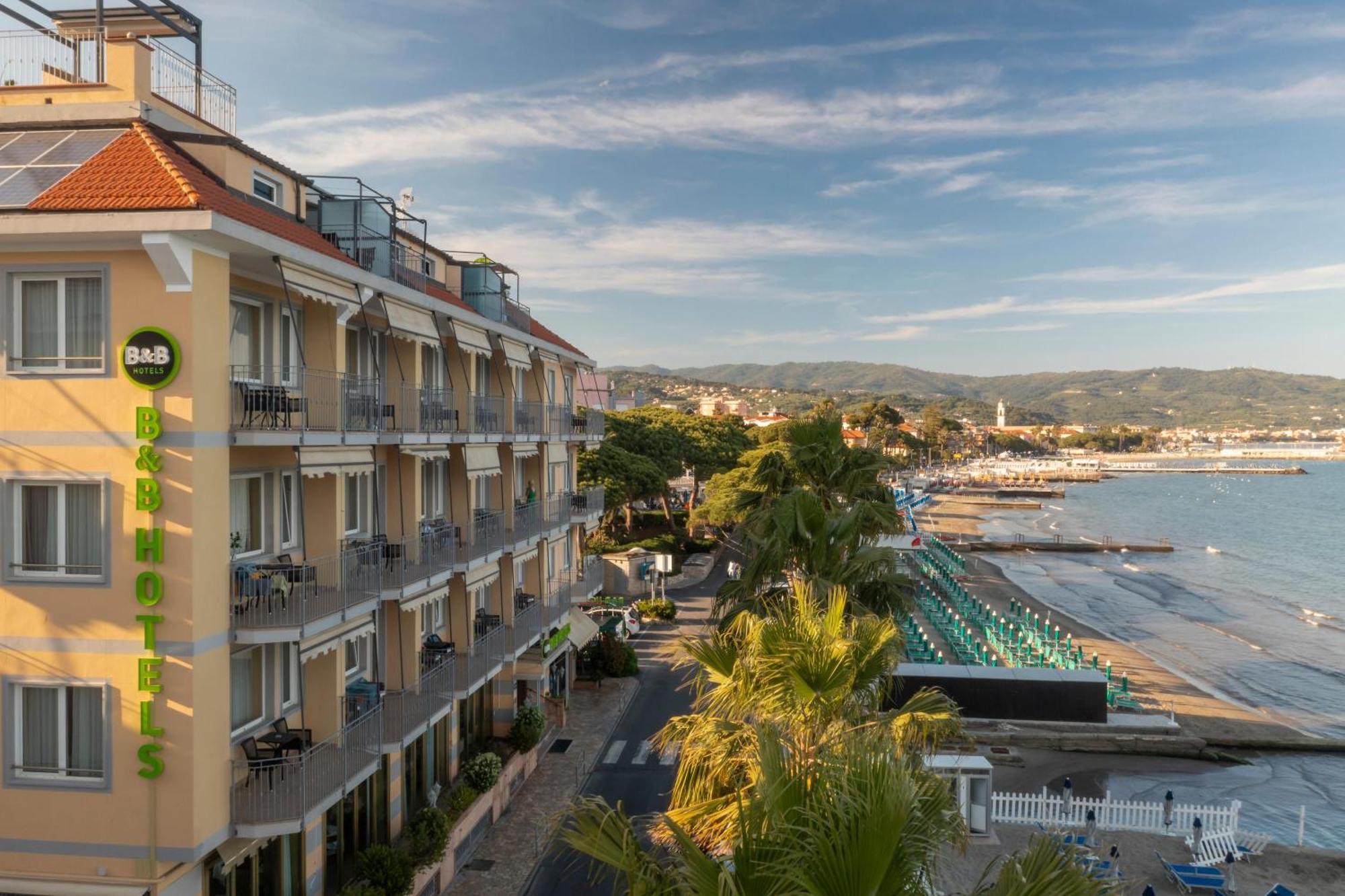 B&B Hotel Diano Marina Palace Exterior photo