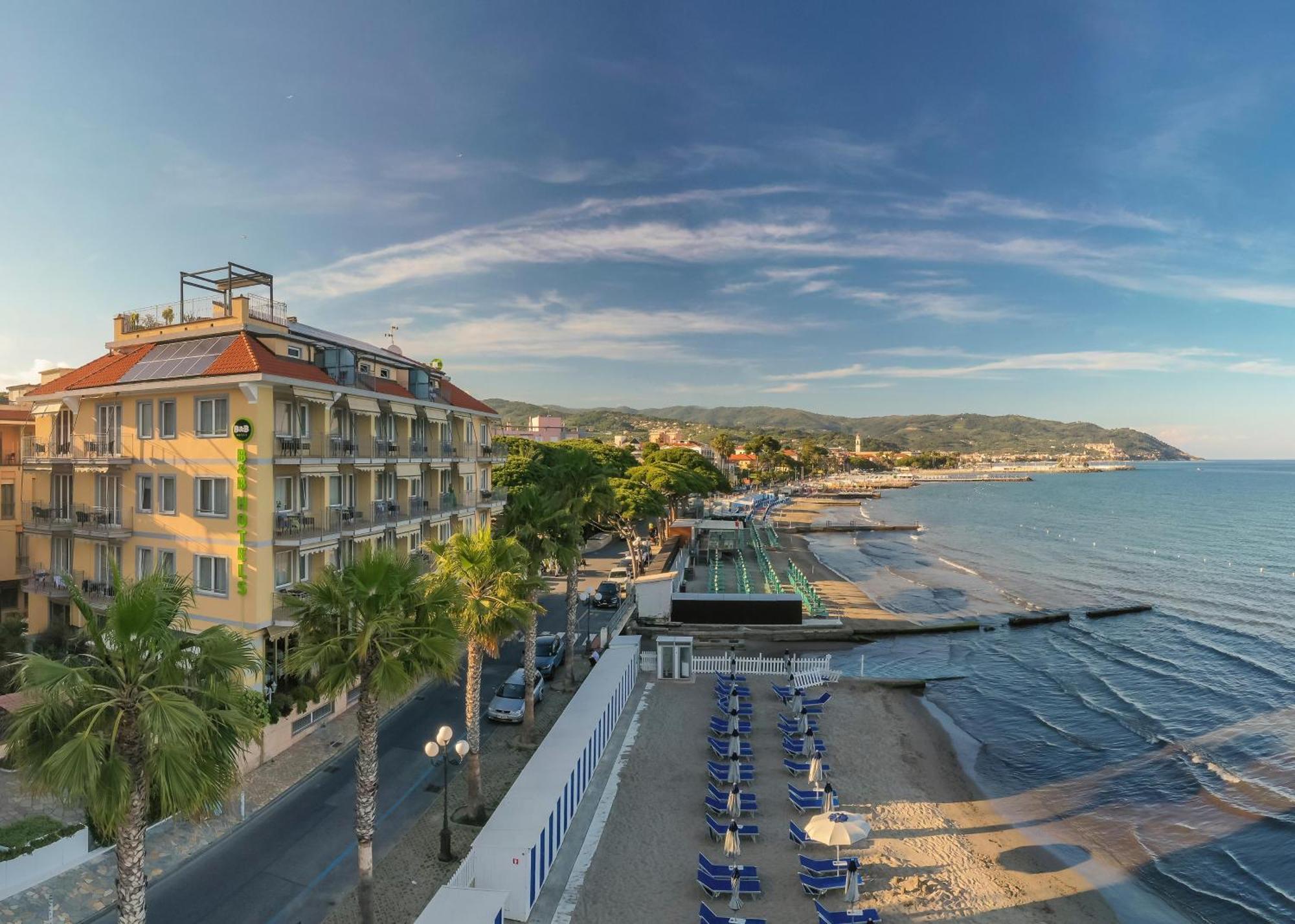 B&B Hotel Diano Marina Palace Exterior photo