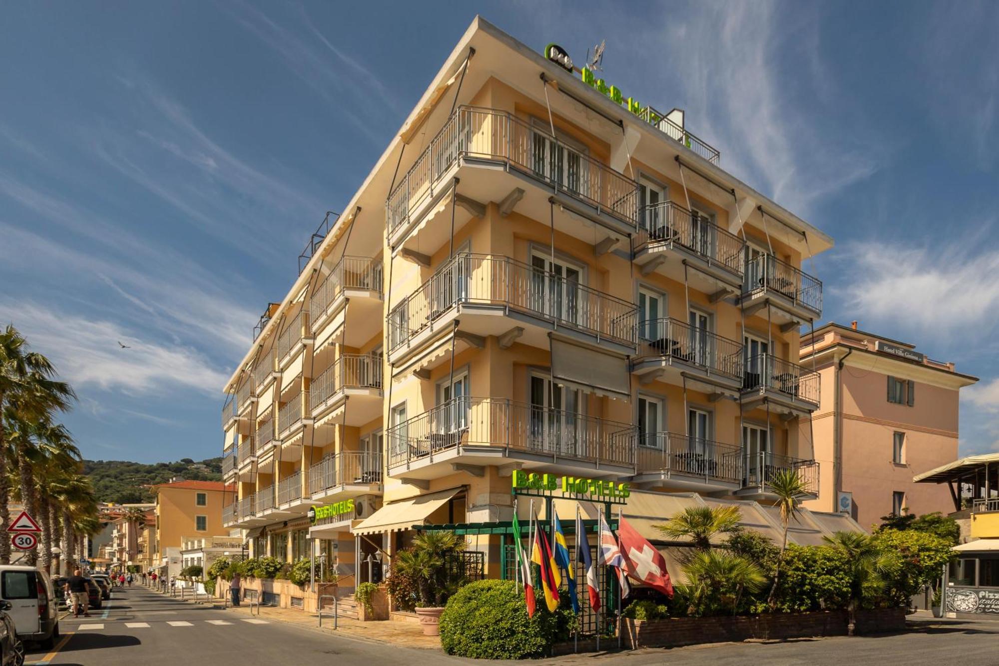 B&B Hotel Diano Marina Palace Exterior photo