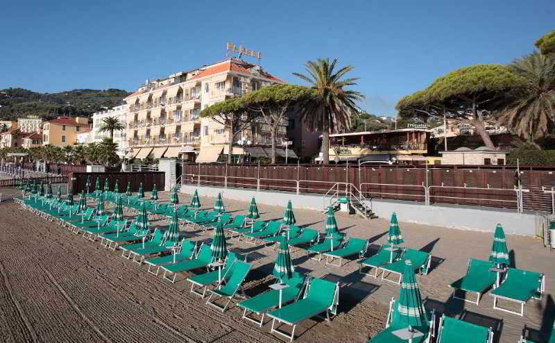 B&B Hotel Diano Marina Palace Exterior photo