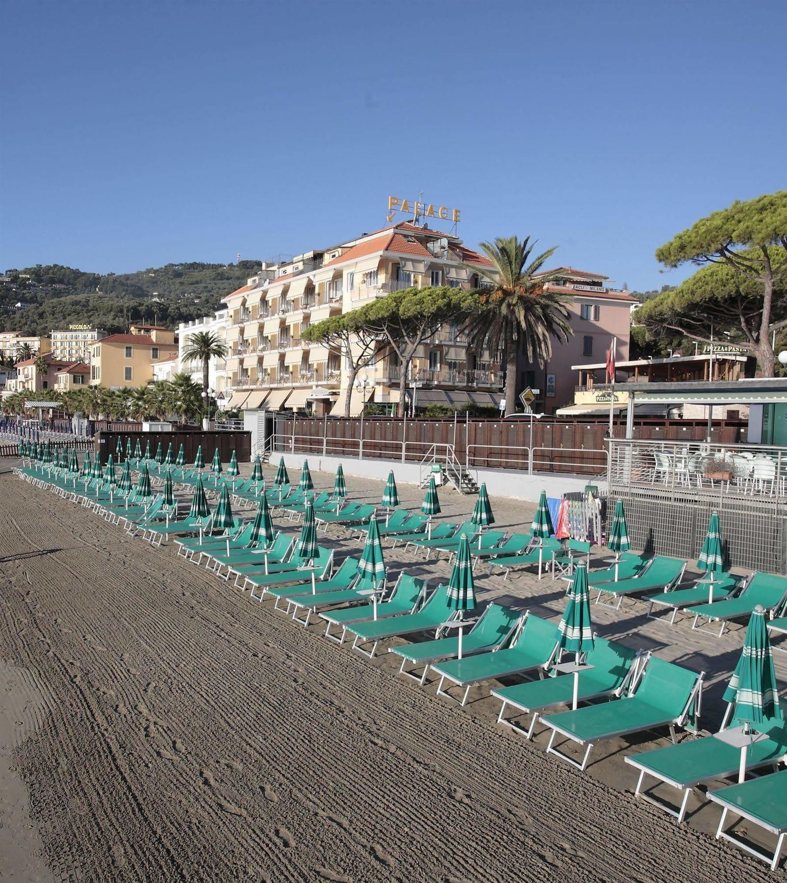 B&B Hotel Diano Marina Palace Exterior photo